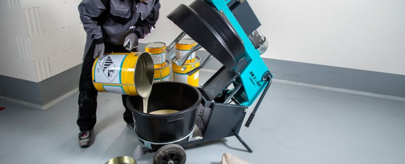 Collomix XM 2-650 forced-action mixer: the specialist for reactive resin coatings and concrete restoration systems